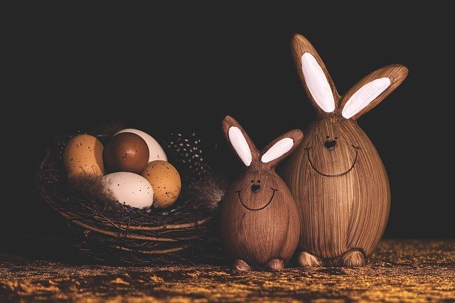 velikonoční vajíčka a zajíčci
